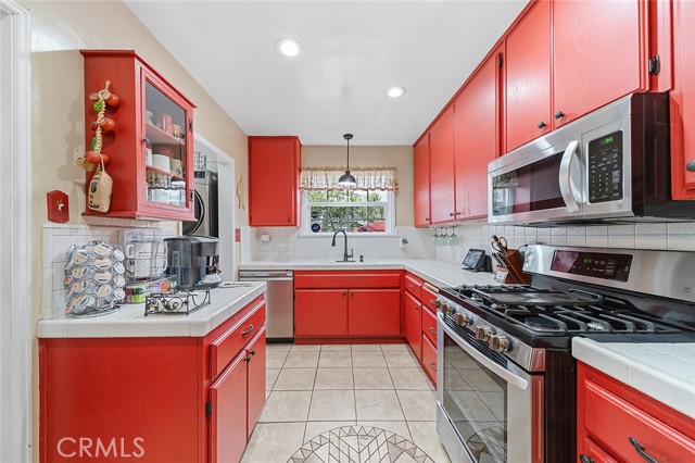 4303 E De Ora Way, Long Beach CA: https://media.crmls.org/medias/bce11720-cb8c-44e5-b5db-aaf6f1c0eb34.jpg