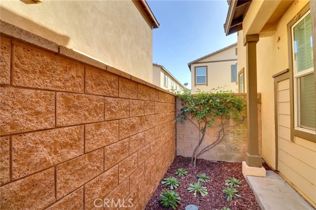 Detail Gallery Image 5 of 33 For 2076 E Sentinel Privado, Ontario,  CA 91764 - 4 Beds | 3 Baths