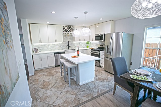 Detail Gallery Image 6 of 25 For 8322 Vista Del Rosa St, Downey,  CA 90240 - 5 Beds | 3 Baths