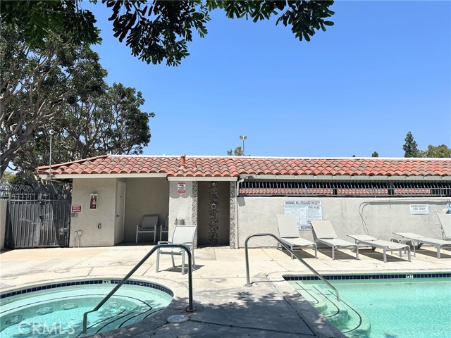 302 Lemon Grove, Irvine CA: https://media.crmls.org/medias/bce2c0ae-bebb-47b3-a7bb-fc00598fe890.jpg