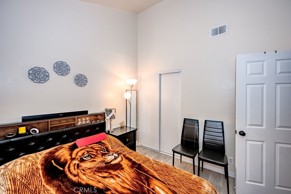 https://media.crmls.org/medias/bce346bb-829e-456b-b979-fac741fa2f7d.jpg?preset=X-Large