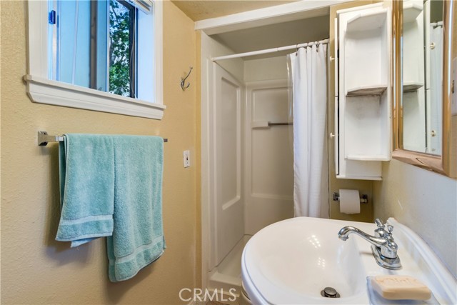 Detail Gallery Image 18 of 30 For 39500 Canyon Dr, Forest Falls,  CA 92339 - 4 Beds | 2/1 Baths