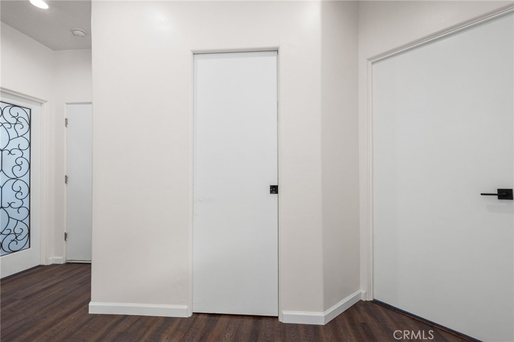 https://media.crmls.org/medias/bce3dbfa-cb77-4451-a9d5-8557c871ea8b.jpg?preset=X-Large