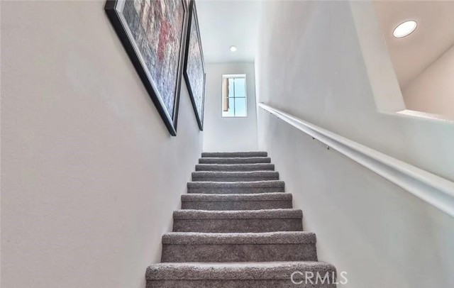 17025 Zion Drive, Canyon Country CA: https://media.crmls.org/medias/bce403ff-764e-43b4-8498-0fe7404e60ce.jpg