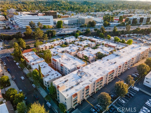 Detail Gallery Image 27 of 29 For 18307 Burbank Bld #48,  Tarzana,  CA 91356 - 2 Beds | 2 Baths