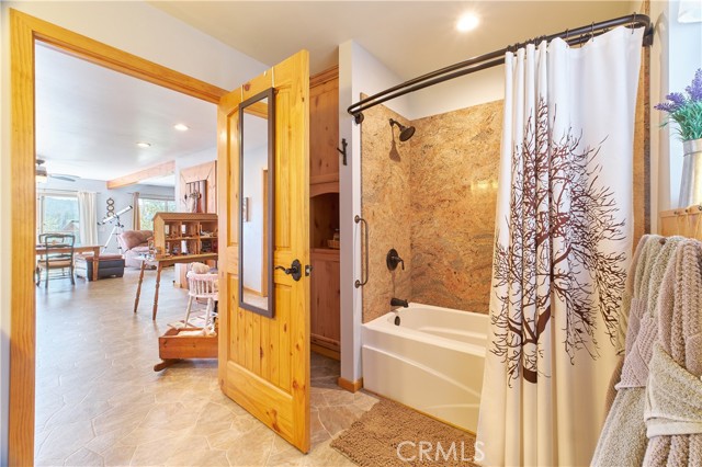 Detail Gallery Image 27 of 53 For 448 Edgemoor Rd, Big Bear Lake,  CA 92315 - 7 Beds | 4/1 Baths