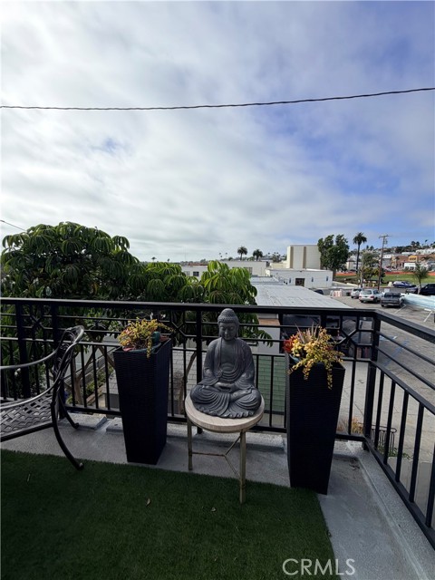 703 11th Street, Hermosa Beach, California 90254, 4 Bedrooms Bedrooms, 0 ,3 BathroomsBathrooms,Residential,For Sale,11th Street,0,SB26167676 703 11th Street, Hermosa Beach, California 90254, 4 Bedrooms Bedrooms, 0 ,3 BathroomsBathrooms,Residential,For Sale,11th Street,0,SB26167676