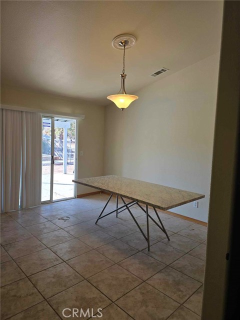 Detail Gallery Image 14 of 21 For 15319 Wells Fargo St, Hesperia,  CA 92345 - 4 Beds | 2 Baths