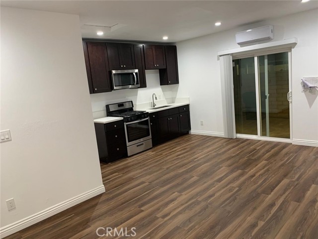 1057 circle city dr Circle, Corona CA: https://media.crmls.org/medias/bce5b48a-d6d7-4ed8-b0e8-86081095f15d.jpg