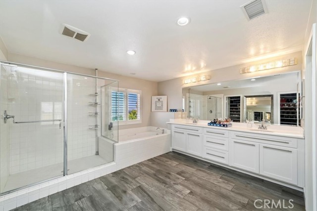 Detail Gallery Image 15 of 28 For 7557 Summer Day Dr., Corona,  CA 92883 - 5 Beds | 4/1 Baths