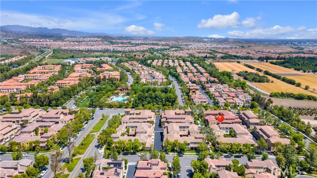 66 Full Moon, Irvine CA: https://media.crmls.org/medias/bce85d30-7fbb-44e3-9e12-067dcf6b40b0.jpg