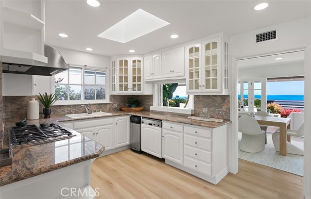 4521 Orrington Road, Corona del Mar CA: https://media.crmls.org/medias/bce8c830-d0fa-4648-bf5f-777ce55861de.jpg