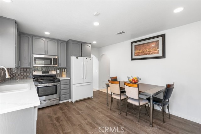 Detail Gallery Image 10 of 27 For 21604 Grand, Wildomar,  CA 92595 - 4 Beds | 2 Baths