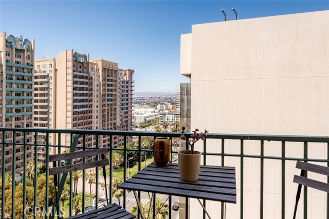 455 E Ocean Boulevard, Long Beach CA: https://media.crmls.org/medias/bcea8533-1228-4c24-85da-0e266e6195fa.jpg