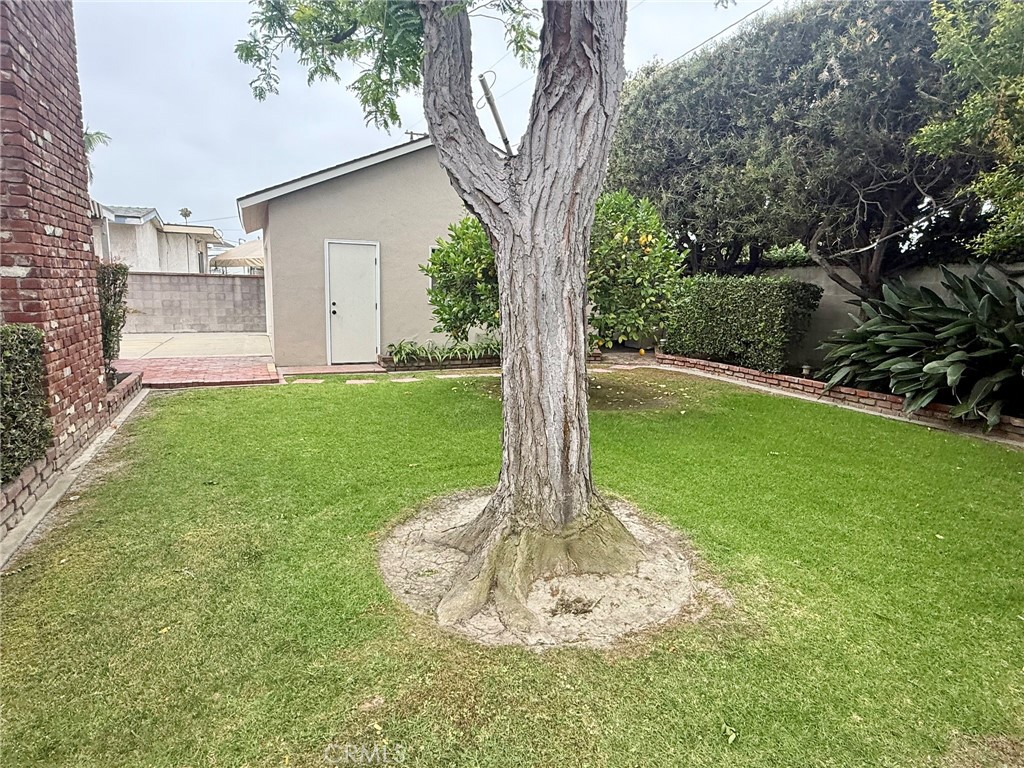 https://media.crmls.org/medias/bceabd9d-f922-4038-8b6e-21060b6c62ee.jpg?preset=X-Large