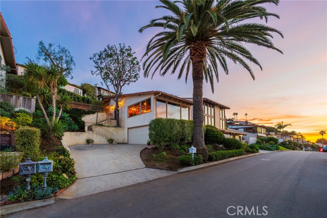 536 Via Almar, Palos Verdes Estates, California 90274, 3 Bedrooms Bedrooms, ,2 BathroomsBathrooms,Residential,For Sale,Via Almar,PV25038617