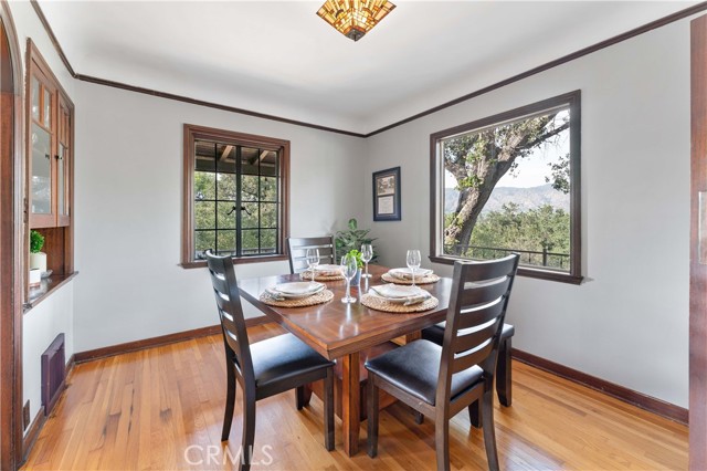 Mountain views from your dining room.