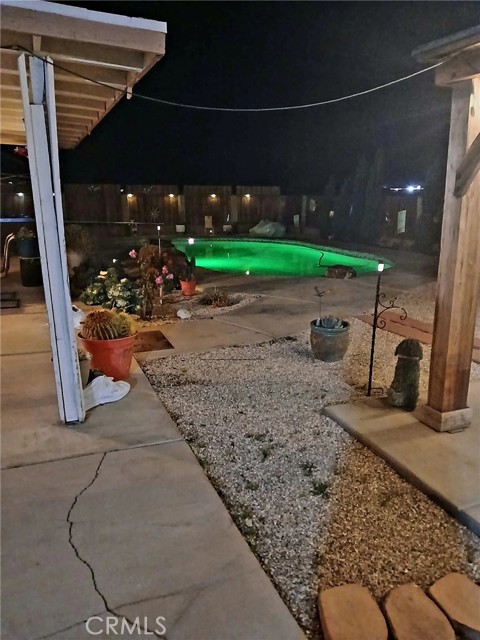 21961 Thunderbird, Apple Valley CA: https://media.crmls.org/medias/bcecc0e7-4812-415b-86d2-c6890b754965.jpg