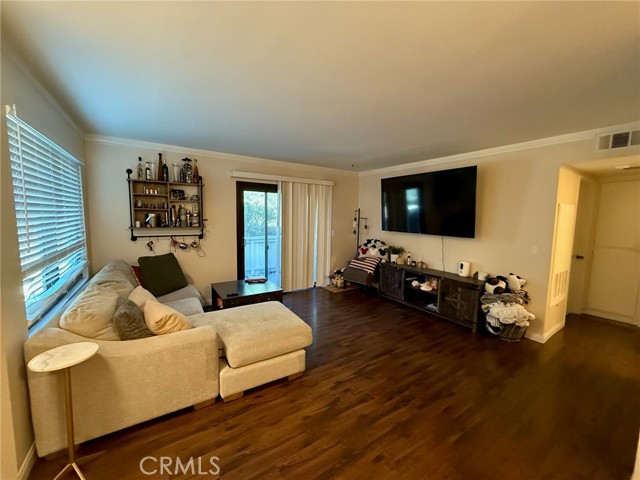 Detail Gallery Image 5 of 16 For 21203 Trumpet Dr #103,  Newhall,  CA 91321 - 2 Beds | 2 Baths