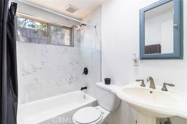 Detail Gallery Image 15 of 27 For 2442 Hunsaker Dr, Running Springs,  CA 92382 - 3 Beds | 2 Baths