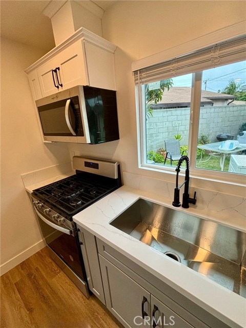 Detail Gallery Image 7 of 19 For 4612 W 168th Street, Lawndale,  CA 90260 - – Beds | – Baths
