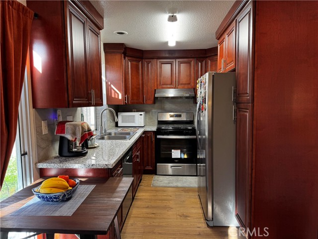 Detail Gallery Image 10 of 28 For 3595 Windsong, El Monte,  CA 91732 - 3 Beds | 2/1 Baths