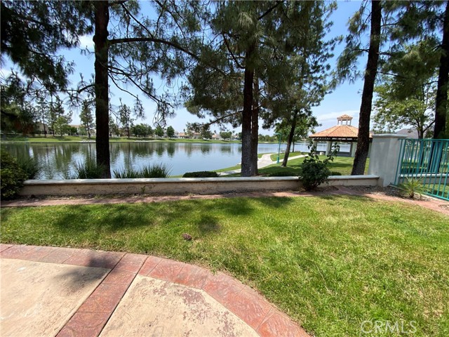 28562 Brige Water Lane, Menifee CA: https://media.crmls.org/medias/bcefbc92-93d5-4dd4-a402-4a29840af035.jpg