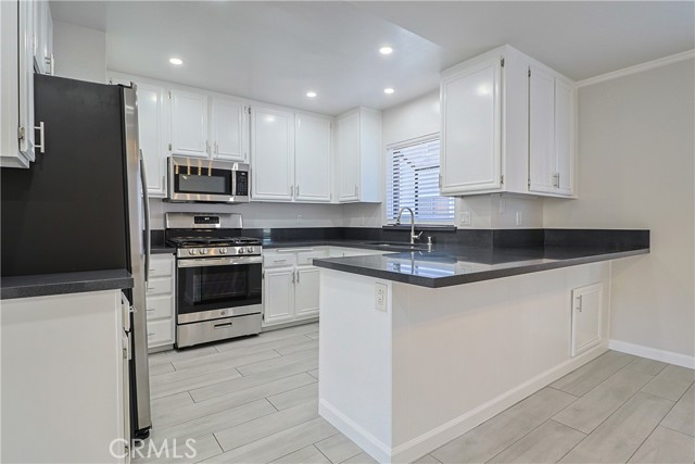 8338 Woodley Pl, North Hills CA: https://media.crmls.org/medias/bcefed38-57aa-43ca-9a8b-2cb31c167e6b.jpg
