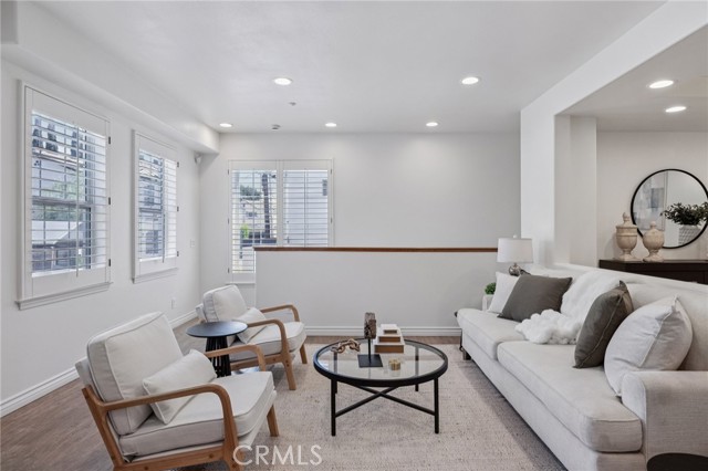 Detail Gallery Image 3 of 29 For 125 Diamond St #H,  Arcadia,  CA 91006 - 4 Beds | 3 Baths