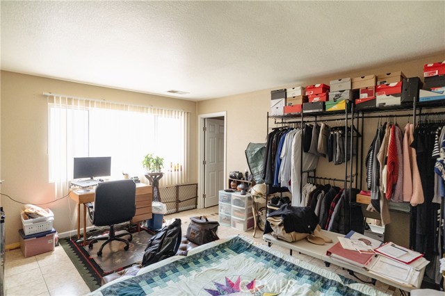 Detail Gallery Image 15 of 35 For 310 Buena Vista Ct, Merced,  CA 95348 - 4 Beds | 2/1 Baths