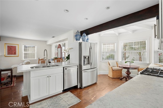 Detail Gallery Image 6 of 28 For 201 E 21st St, Costa Mesa,  CA 92627 - 3 Beds | 2/1 Baths