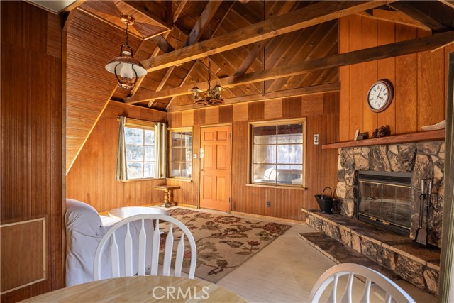 Detail Gallery Image 7 of 31 For 211 E Mountain View Bld, Big Bear City,  CA 92314 - 2 Beds | 1 Baths