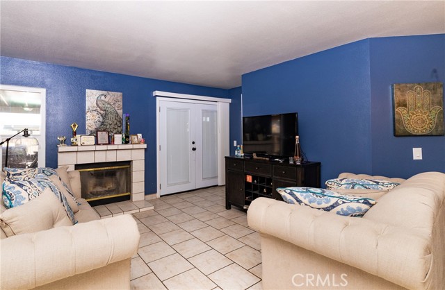 Detail Gallery Image 7 of 24 For 17887 Kendall Cir, Adelanto,  CA 92301 - 3 Beds | 2 Baths