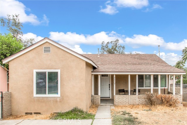 Detail Gallery Image 3 of 29 For 2215 Northbend St, Riverside,  CA 92501 - 3 Beds | 1 Baths