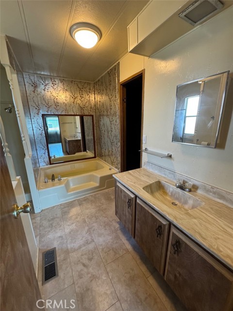 15181 Van Buren Boulevard, Riverside CA: https://media.crmls.org/medias/bcf5cb4e-1c1c-4da6-a669-d147855c5a5f.jpg
