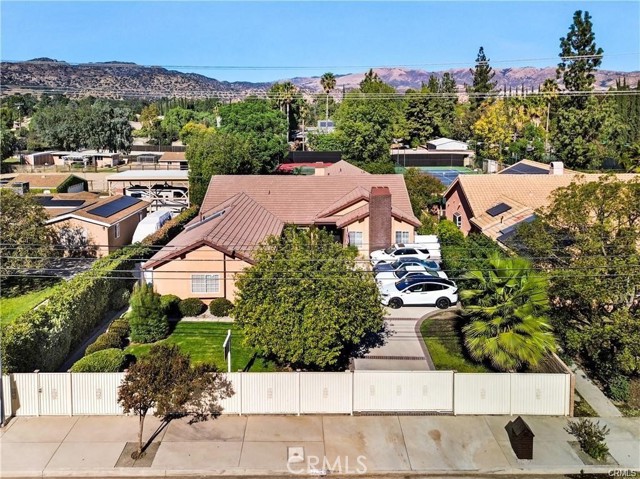 Detail Gallery Image 3 of 55 For 22329 Plummer St, Chatsworth,  CA 91311 - 4 Beds | 5 Baths