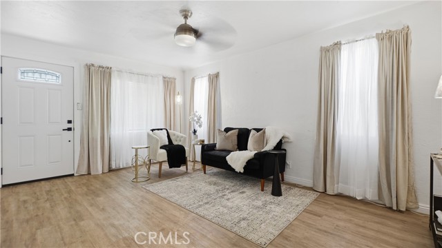 Detail Gallery Image 27 of 40 For 215 N Mcclay, Santa Ana,  CA 92701 - 5 Beds | 2 Baths