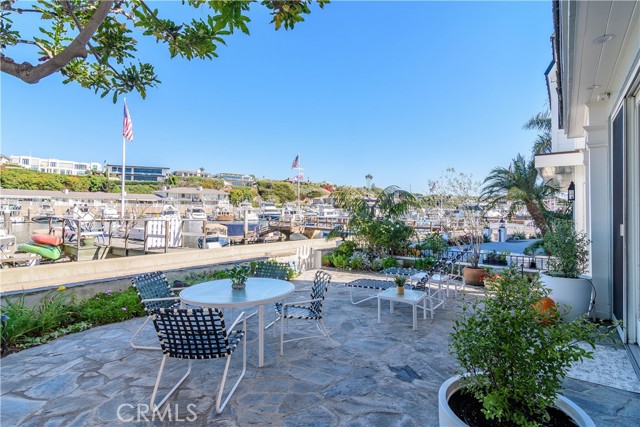 Detail Gallery Image 2 of 28 For 331 E Bay Front, Newport Beach,  CA 92662 - 3 Beds | 3 Baths