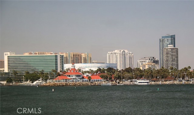 555 Maine Avenue, Long Beach CA: https://media.crmls.org/medias/bcf63cd6-3ce9-4205-8264-55d3726f3810.jpg