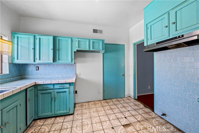 Detail Gallery Image 16 of 44 For 3439 6th Avenue, Los Angeles,  CA 90018 - 4 Beds | 1/1 Baths