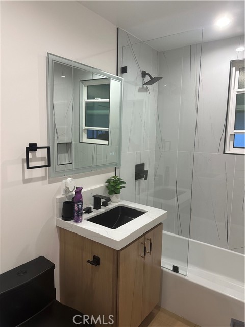 13902 Regentview Avenue, Bellflower CA: https://media.crmls.org/medias/bcf70a0e-e75c-4e84-ad33-7603b640cbf8.jpg