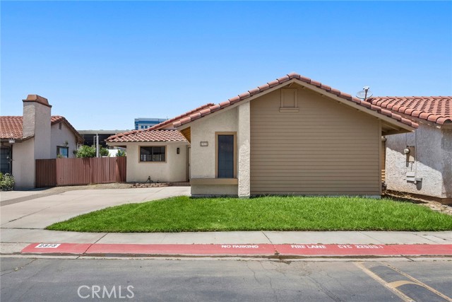 2373 Weatherwood Rd., Corona CA: https://media.crmls.org/medias/bcf723c7-6461-4129-b6d8-a2886f089ce8.jpg