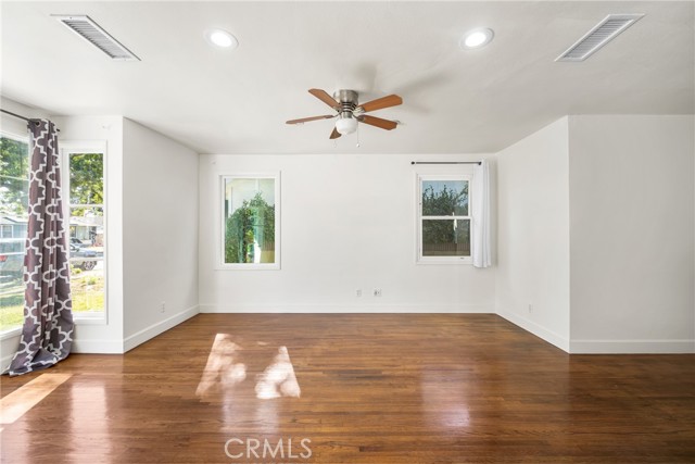 Image 6 of 56 For 4851 Faculty Avenue