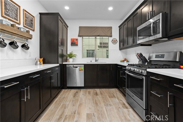 Detail Gallery Image 14 of 36 For 4366 Pacifica Way #7,  Oceanside,  CA 92056 - 3 Beds | 3 Baths