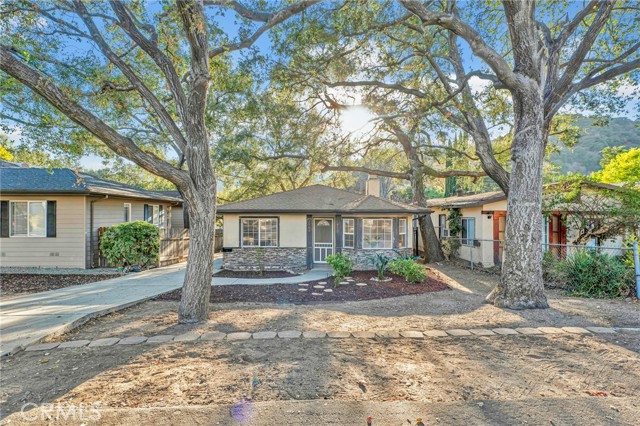 Detail Gallery Image 1 of 39 For 2904 Sycamore Ave, La Crescenta,  CA 91214 - 3 Beds | 2 Baths