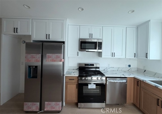 Detail Gallery Image 13 of 14 For 9326 Holmes Ave, Los Angeles,  CA 90002 - 4 Beds | 3 Baths