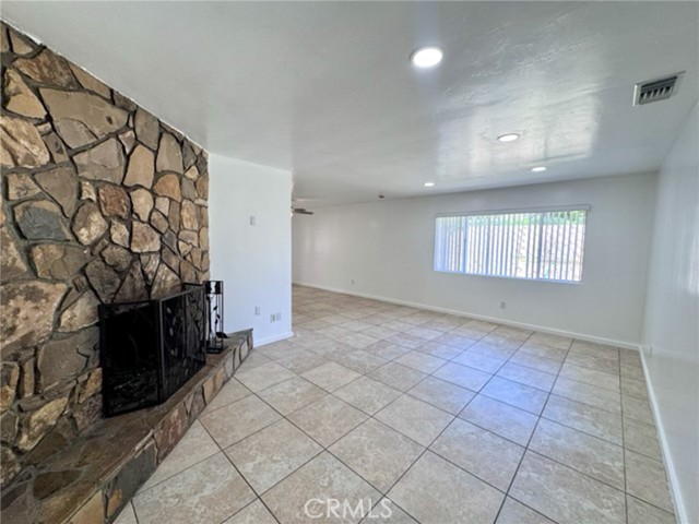 Detail Gallery Image 12 of 47 For 8060 Santa Rita St, Corona,  CA 92881 - 3 Beds | 2 Baths