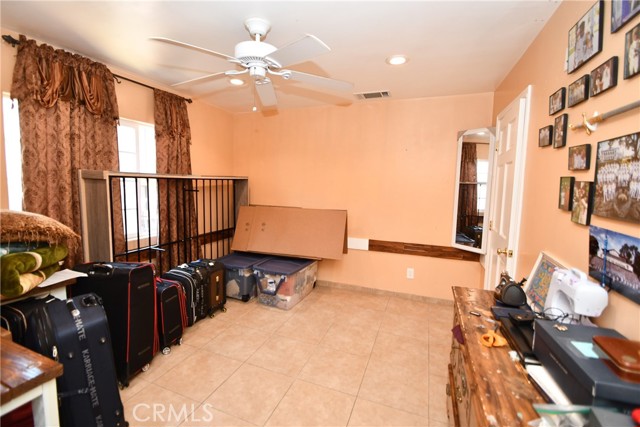 14105 Fonthill Avenue, Hawthorne CA: https://media.crmls.org/medias/bcfa54cf-9abc-474b-a620-64f2724d1df2.jpg