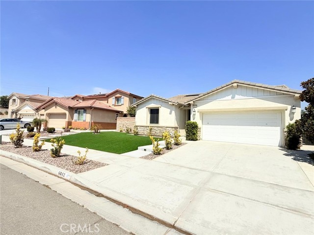 Detail Gallery Image 2 of 33 For 6842 Narrow Way, Jurupa Valley,  CA 91752 - 3 Beds | 2 Baths