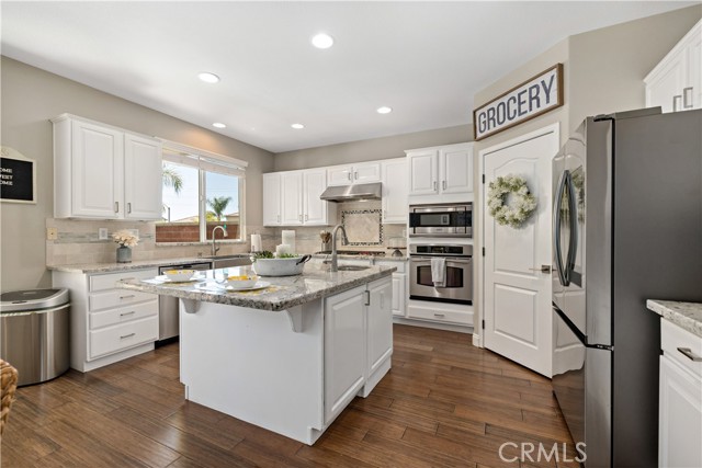 Detail Gallery Image 16 of 57 For 30909 Central Park Dr, Murrieta,  CA 92563 - 6 Beds | 4/1 Baths